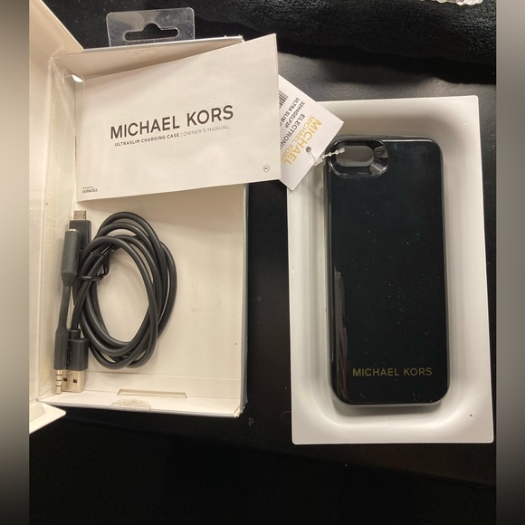 Micheal Kors IPhone 5 5s charging phone case - Picture 8 of 10